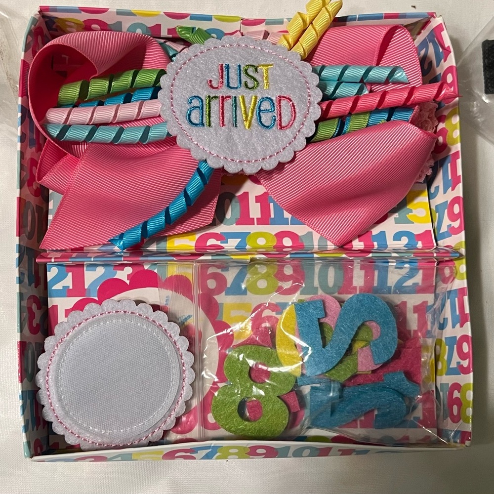 Mudpie Colorful 'Just Arrived' Kids Hair Accessory Set with Monthly Milestones